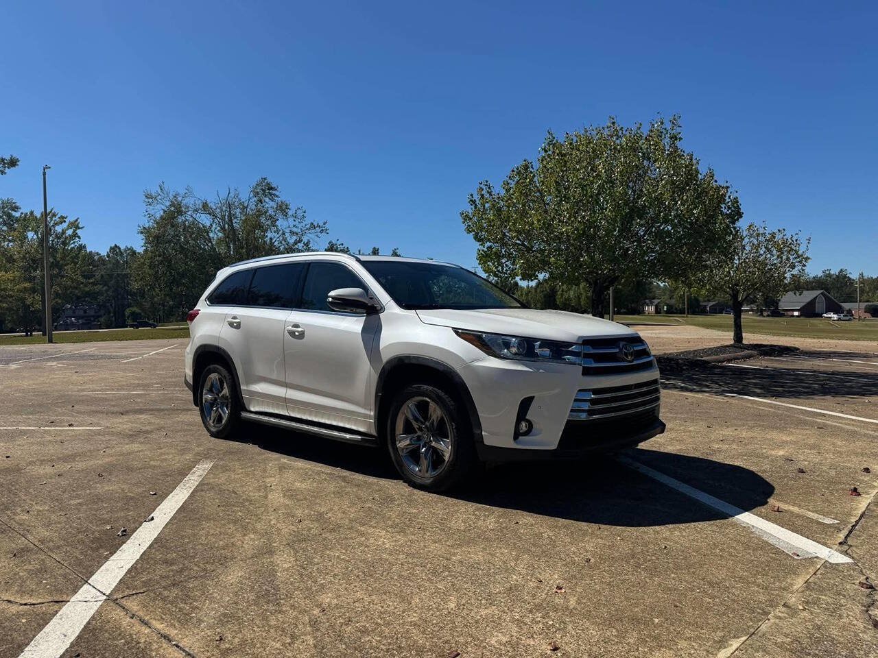 Used 2019 Toyota Highlander Limited Platinum FWD image 10