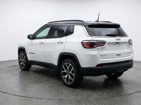 Used 2025 Jeep Compass Limited AWD/4WD image 6