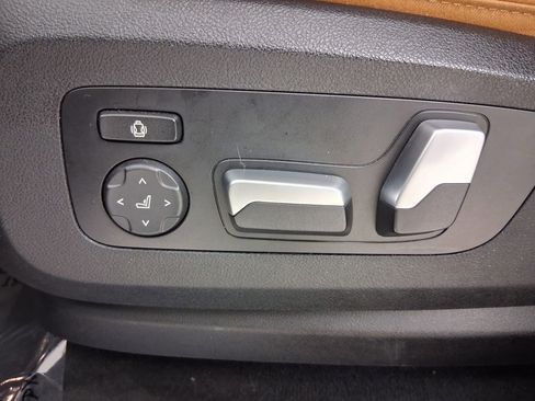 Used 2023 BMW X5 xDrive40i w/ Parking Assistance Package AWD/4WD image 13
