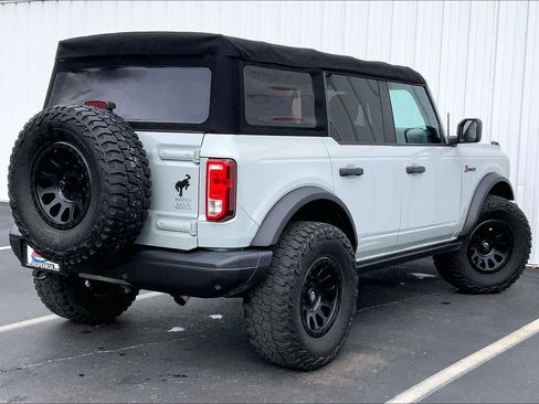 Used 2022 Ford Bronco Black Diamond image 10