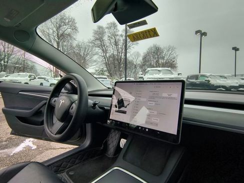 Used 2021 Tesla Model 3 Performance image 23