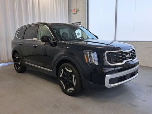 Used 2025 Kia Telluride S FWD image 4