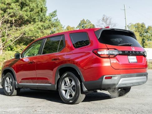 New 2025 Honda Pilot EX-L image 6