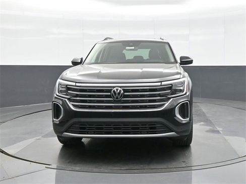 New 2026 Volkswagen Atlas SE image 2