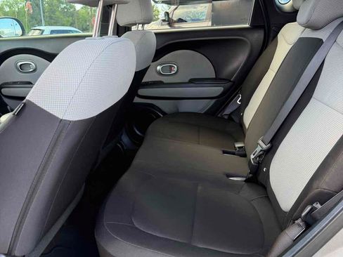 Used 2019 Kia Soul FWD image 16