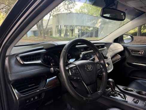 Used 2013 Toyota Avalon XLE Touring FWD image 10