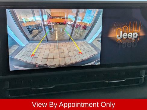 Used 2025 Jeep Wrangler Unlimited Rubicon w/ Convenience Group AWD/4WD image 15