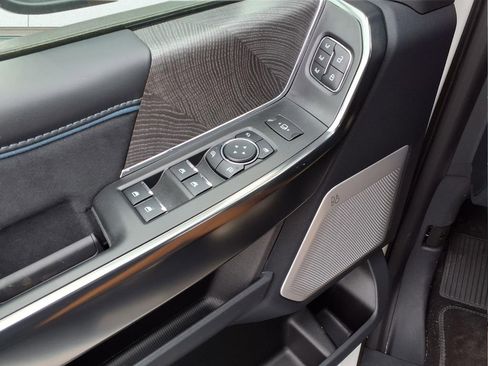 New 2025 Ford F450 Platinum image 17