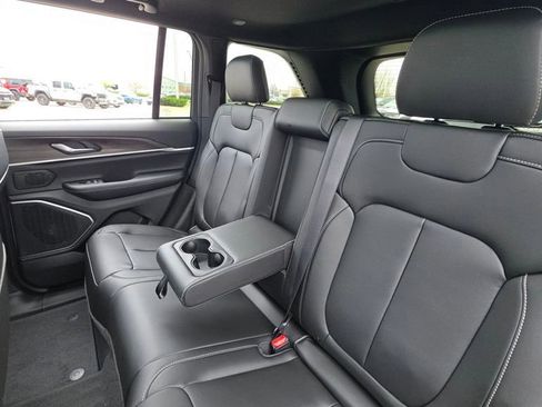 New 2026 Jeep Grand Cherokee Limited AWD/4WD image 18