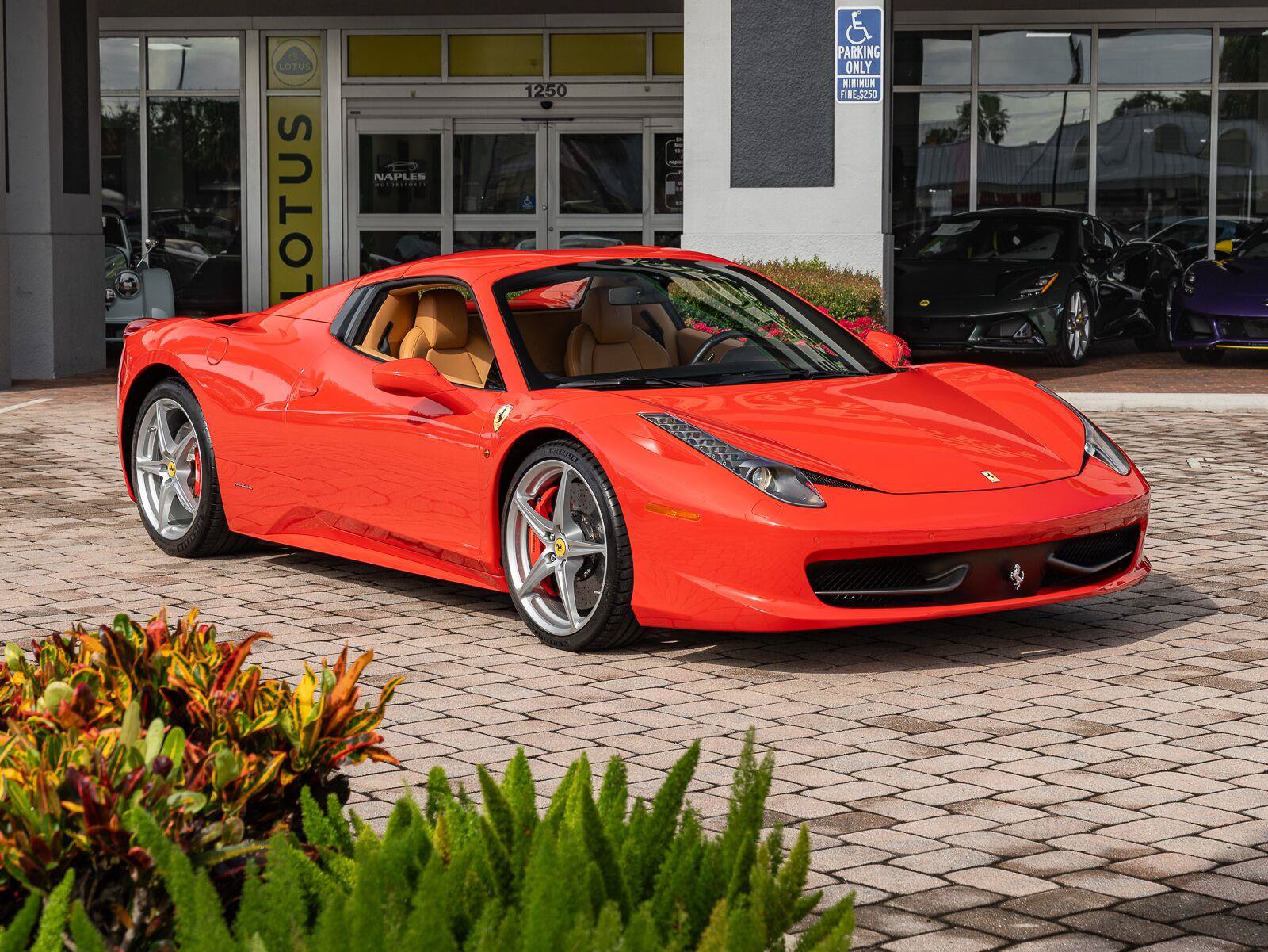 Used 2014 Ferrari 458 Spider RWD image 4