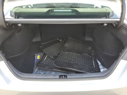 Used 2024 Toyota Camry SE image 8