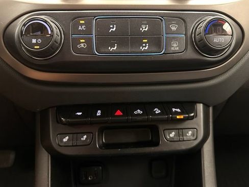 Used 2021 Chevrolet Colorado Z71 AWD/4WD image 9