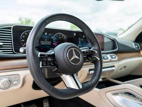 Used 2024 Mercedes-Benz GLS 450 4MATIC image 23