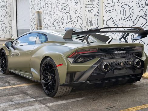 Used 2022 Lamborghini Huracan STO image 5