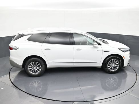 Used 2022 Buick Enclave Premium FWD image 17