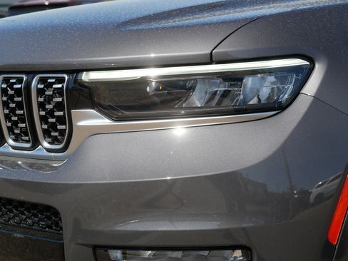 Used 2024 Jeep Grand Cherokee L Summit w/ Advanced Protech Group IV AWD/4WD image 16