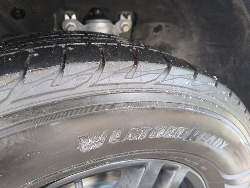 Used 2022 Ford Explorer XLT image 9