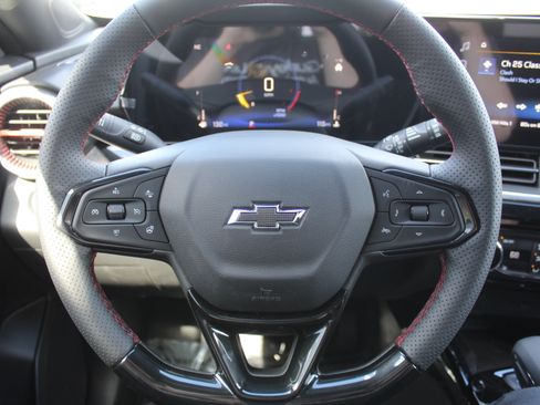 New 2026 Chevrolet Trax RS w/ Sunroof Package FWD image 12