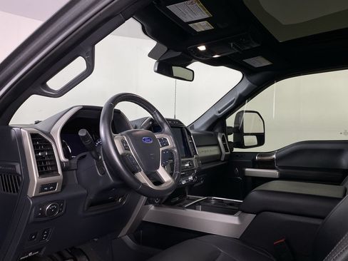 Used 2022 Ford F350 Lariat w/ Black Appearance Package AWD/4WD image 3