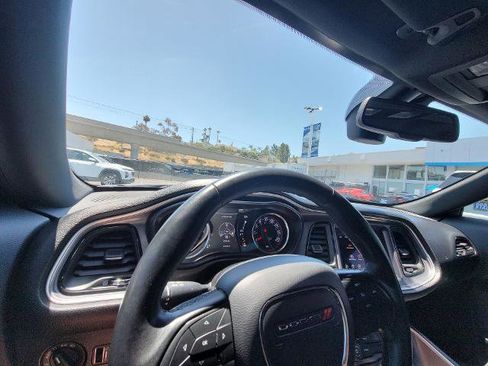 Used 2019 Dodge Challenger SXT RWD image 10