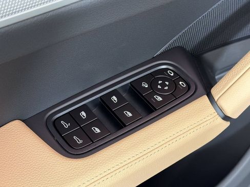 Used 2026 Porsche Cayenne AWD/4WD image 22