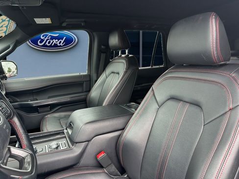 Used 2023 Ford Expedition Limited AWD/4WD image 10