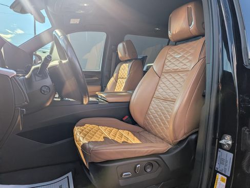 Used 2022 Cadillac Escalade ESV Sport w/ Touring Package AWD/4WD image 5