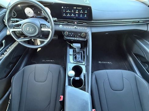 Used 2023 Hyundai Elantra SEL w/ Convenience Package FWD image 15