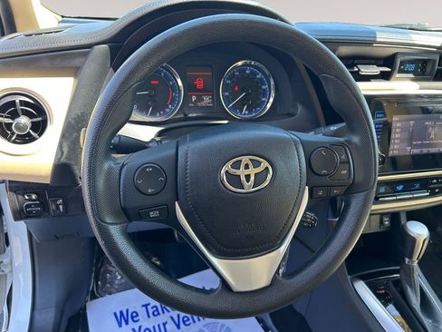 Used 2017 Toyota Corolla LE w/ Carpet Mat Package (TMS) FWD image 12