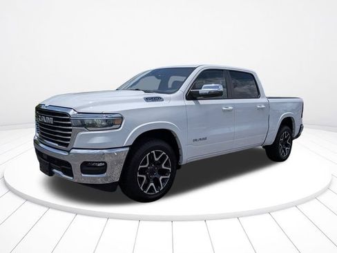 Used 2025 RAM 1500 Laramie AWD/4WD image 7