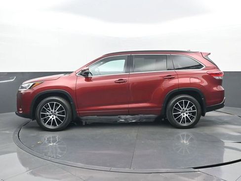 Used 2018 Toyota Highlander SE image 24
