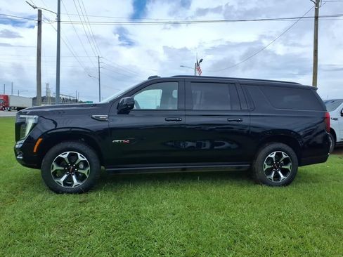 New 2026 GMC Yukon XL AT4 w/ AT4 Premium Plus Package AWD/4WD image 4