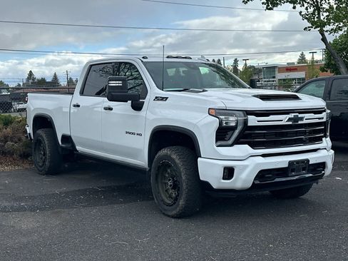 Used 2024 Chevrolet Silverado 3500 LTZ w/ LTZ Plus Package AWD/4WD image 3