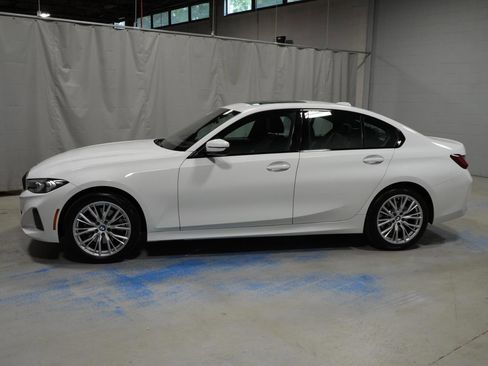 Used 2023 BMW 330i xDrive Sedan w/ Premium Package AWD/4WD image 17