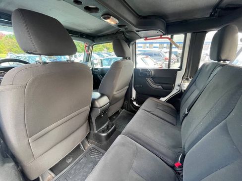 Used 2018 Jeep Wrangler Unlimited Sport w/ Connectivity Group AWD/4WD image 23