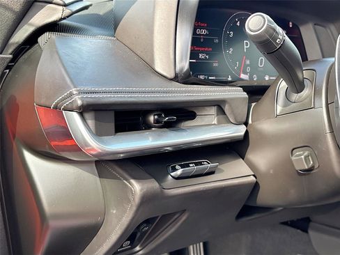 Used 2021 Chevrolet Corvette Stingray Premium Cpe w/ Z51 Performance Package image 11