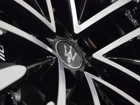 Used 2025 Maserati Grecale Modena AWD/4WD image 17