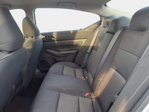 Used 2024 Nissan Altima 2.5 SV image 14