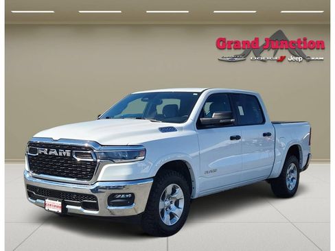 Used 2025 RAM 1500 Big Horn AWD/4WD image 2