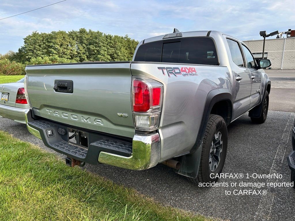 Used 2022 Toyota Tacoma TRD Off-Road AWD/4WD image 4