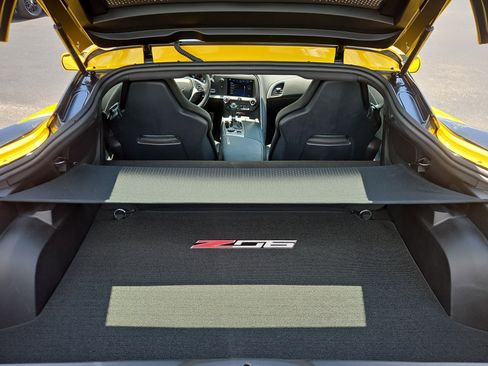 Used 2019 Chevrolet Corvette Z06 w/ Z07 Performance Package RWD image 7