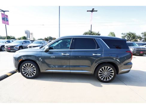 Used 2024 Hyundai Palisade Calligraphy FWD image 5