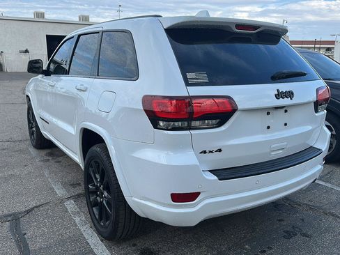 Used 2020 Jeep Grand Cherokee Altitude AWD/4WD image 3
