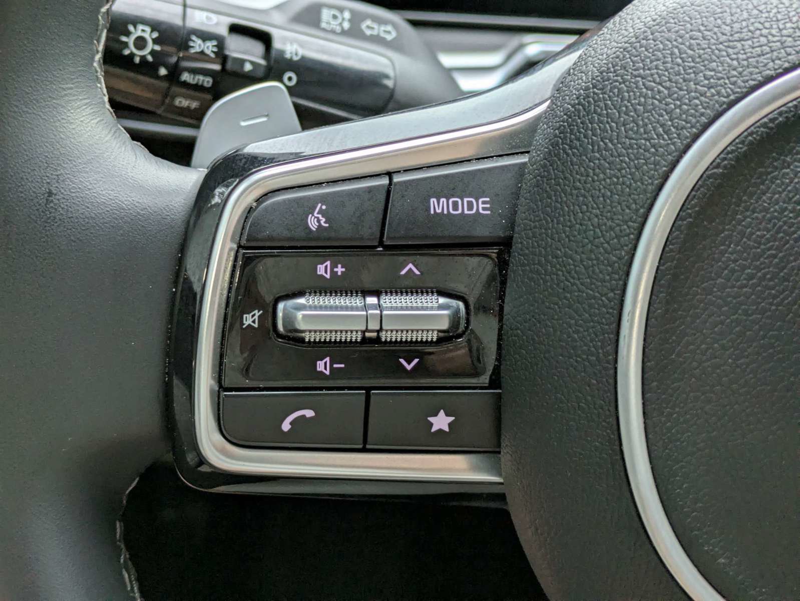 Certified 2025 Kia Sorento EX w/ EX Panoramic Sunroof Package FWD image 21