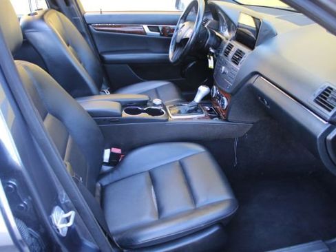 Used 2011 Mercedes-Benz C 300 Sport image 10
