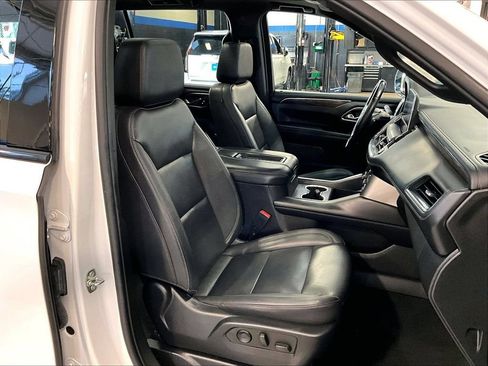 Used 2023 Chevrolet Suburban Z71 AWD/4WD image 11