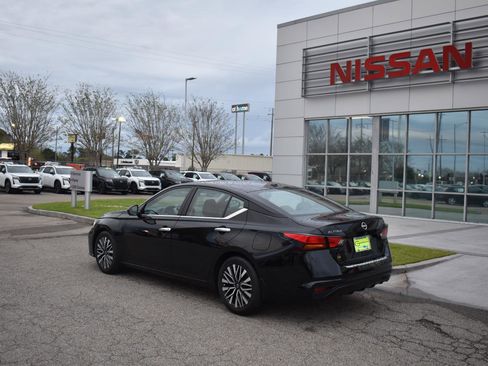 Used 2023 Nissan Altima 2.5 SV image 5