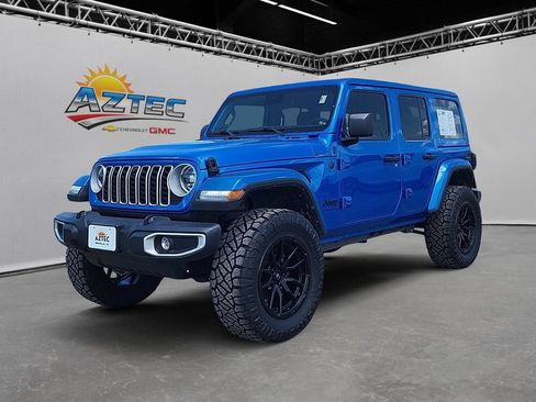 Used 2025 Jeep Wrangler Unlimited Sahara w/ Technology Group AWD/4WD image 1