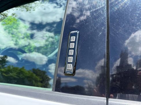 Used 2019 Ford F150 XLT w/ Equipment Group 302A Luxury AWD/4WD image 16