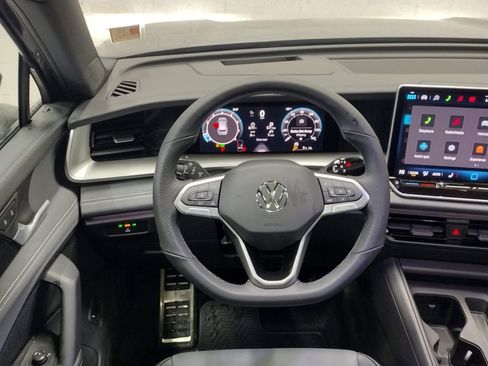 New 2026 Volkswagen Tiguan SE R-Line AWD/4WD image 35